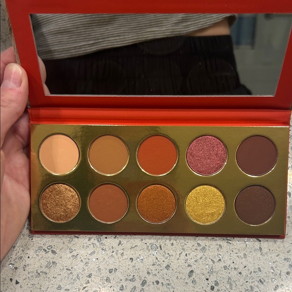 NEW!! KKW Beauty Eyeshadow Palette - Bold Orange and Cream - Picture 3 of 3